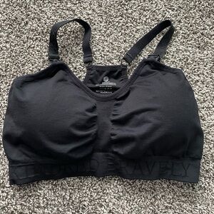 Kindred Bravely nursing sports bra. Medium busty. Black.  Only worn 2-3 times.